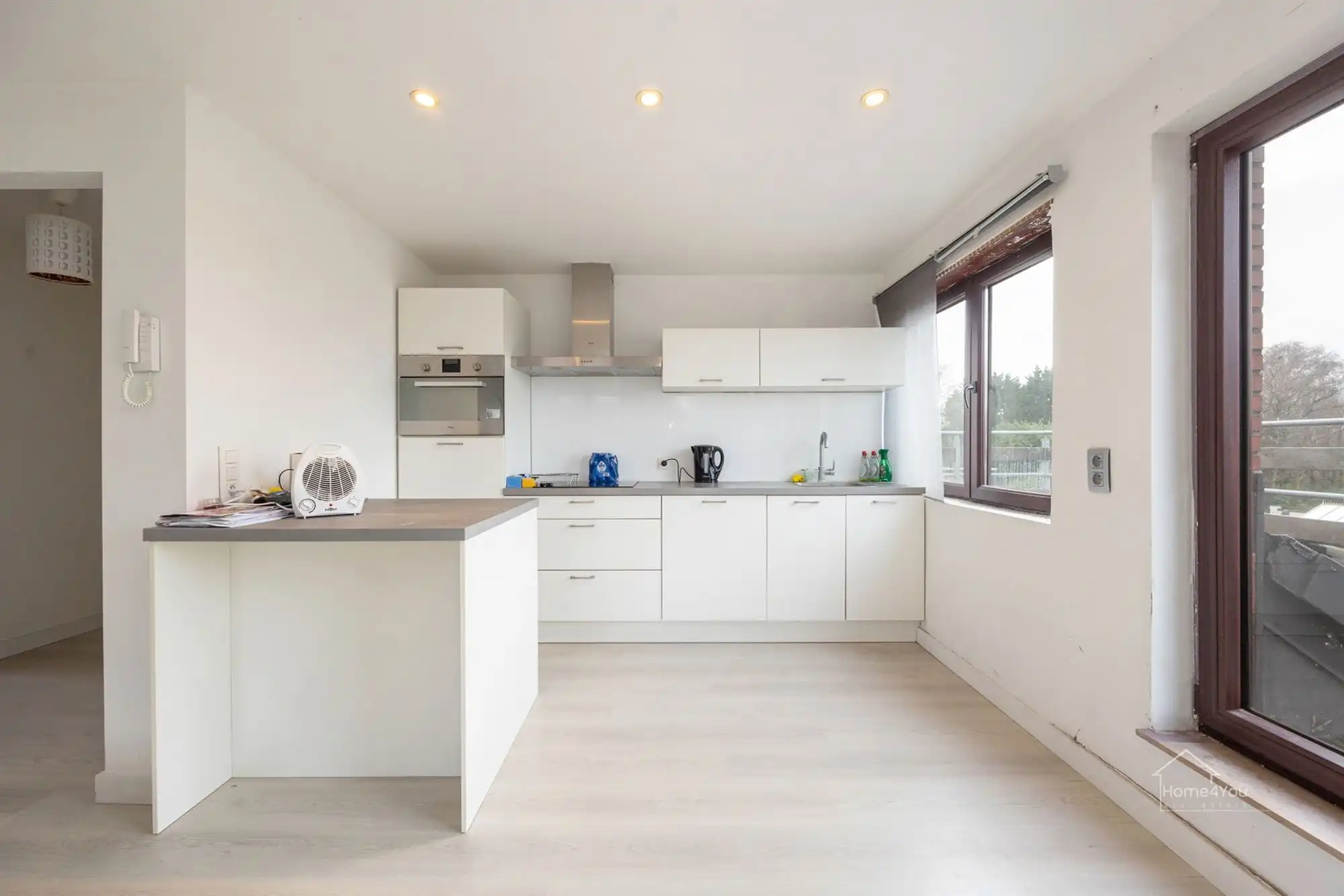 1-Slaapkamer appartement te koop in Lint! foto 6