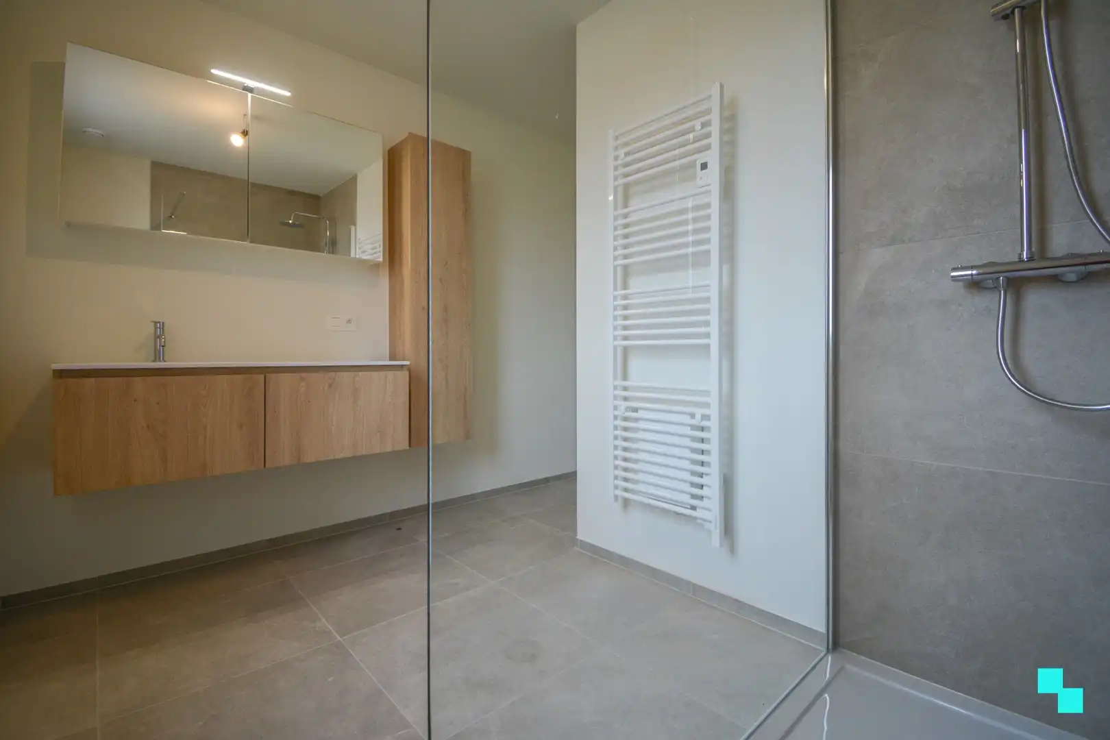 Volledig afgewerkte nieuwbouwwoning met carport te Sleihage foto 17