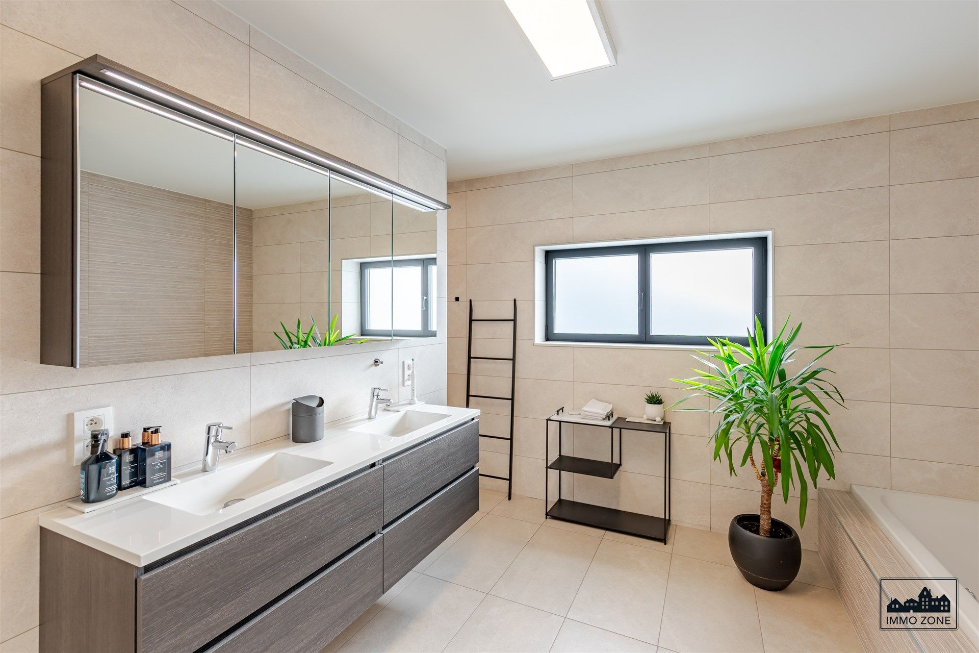 Zeer ruime moderne recente woning te centrum Sint-Niklaas foto 16