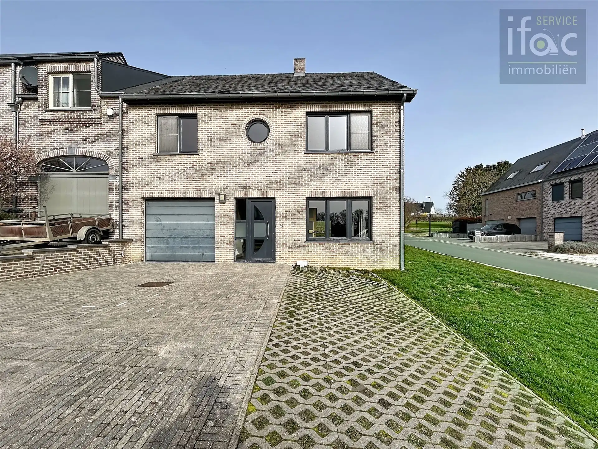 Rustig gelegen koppelvilla foto {{pictureIndex}}