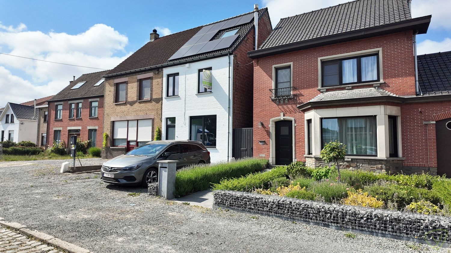 Kwaliteitsvol gerenoveerde en zeer energiezuinige woning vlakbij Veldekensbrug! foto {{pictureIndex}}