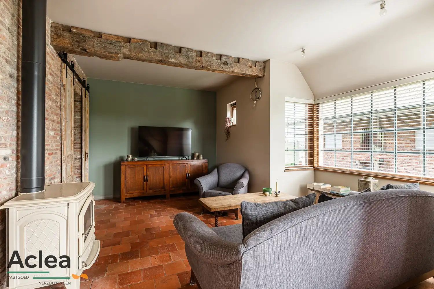 Karaktervol landhuis met paardenstal op 5.943m² in een groene omgeving foto 13