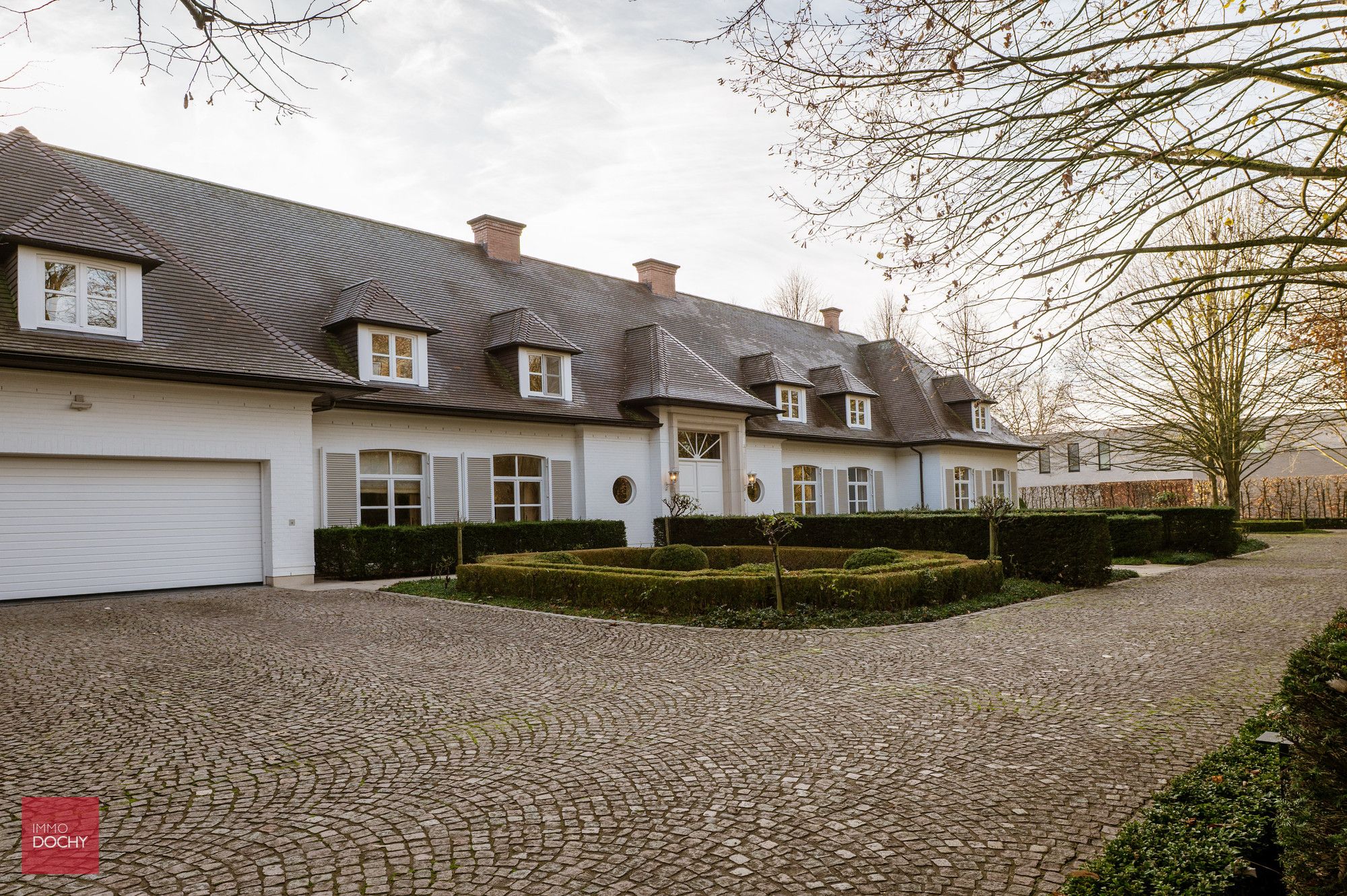 Zeer goed onderhouden ruime villa op ca. 4.000m² foto 7