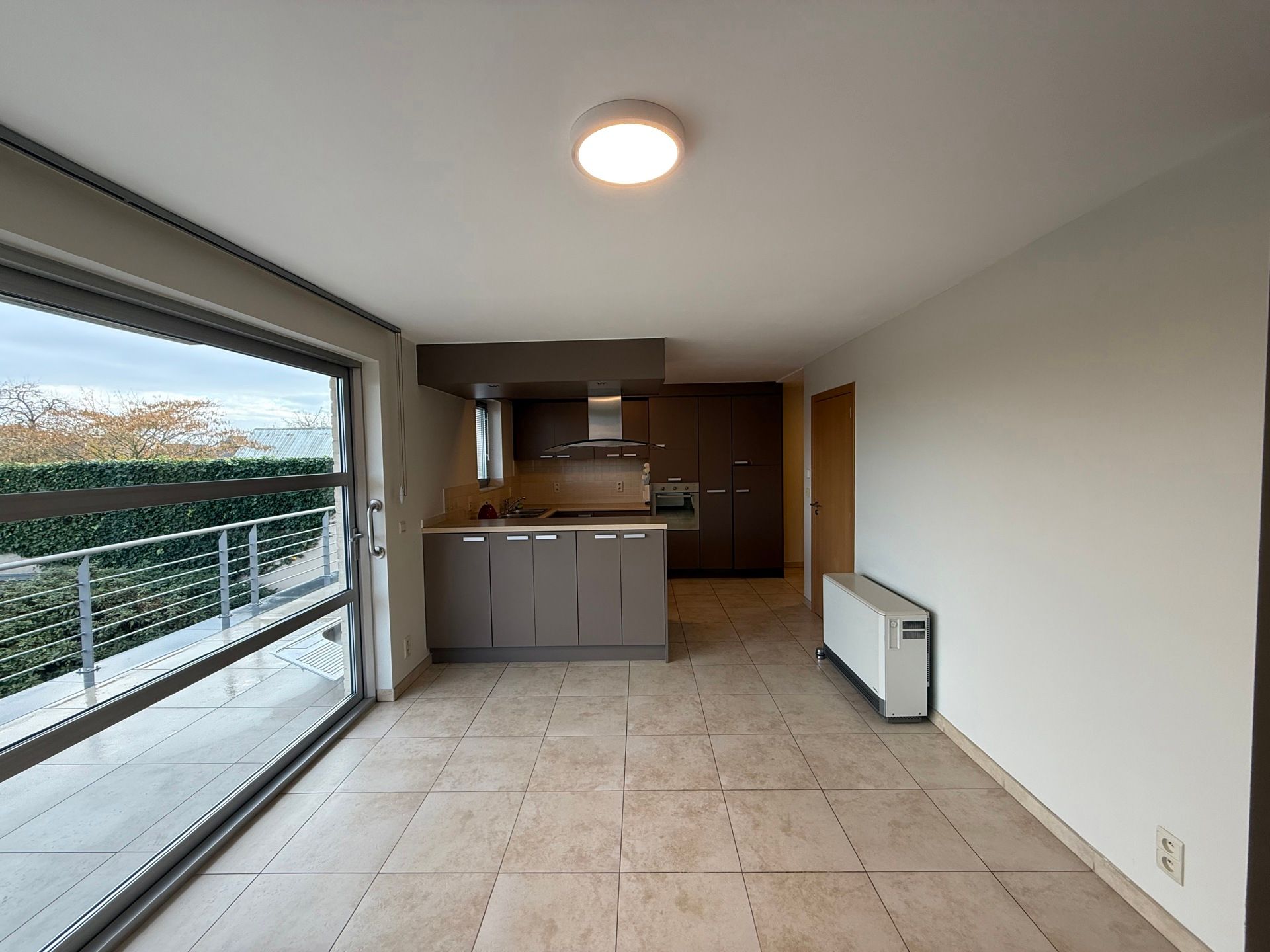 SERSKAMP - Ruim, recent appartement zicht op groen. foto 5