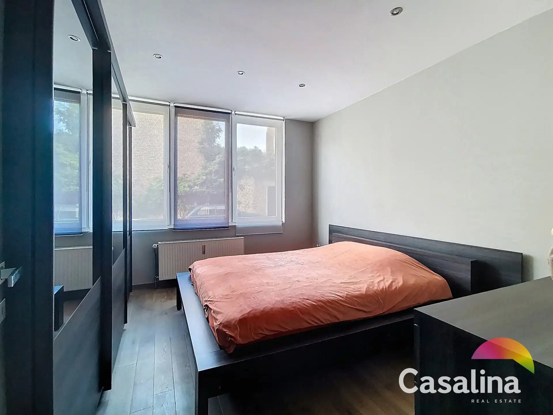 Modern gerenoveerd appartement op steenworp van Dumontplein. foto 7