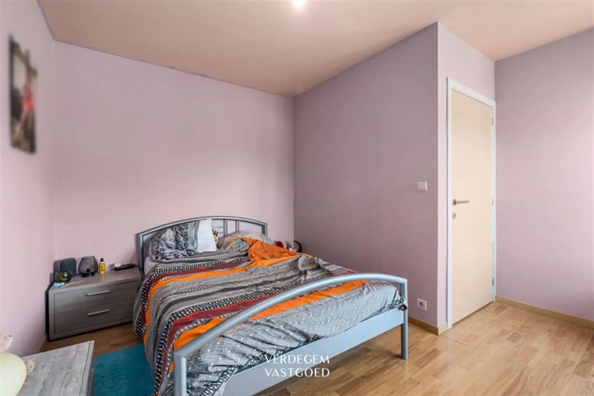 Opbrengsteigendom met 2 appartementen en 4 garages in het centrum van Sleidinge  foto 9