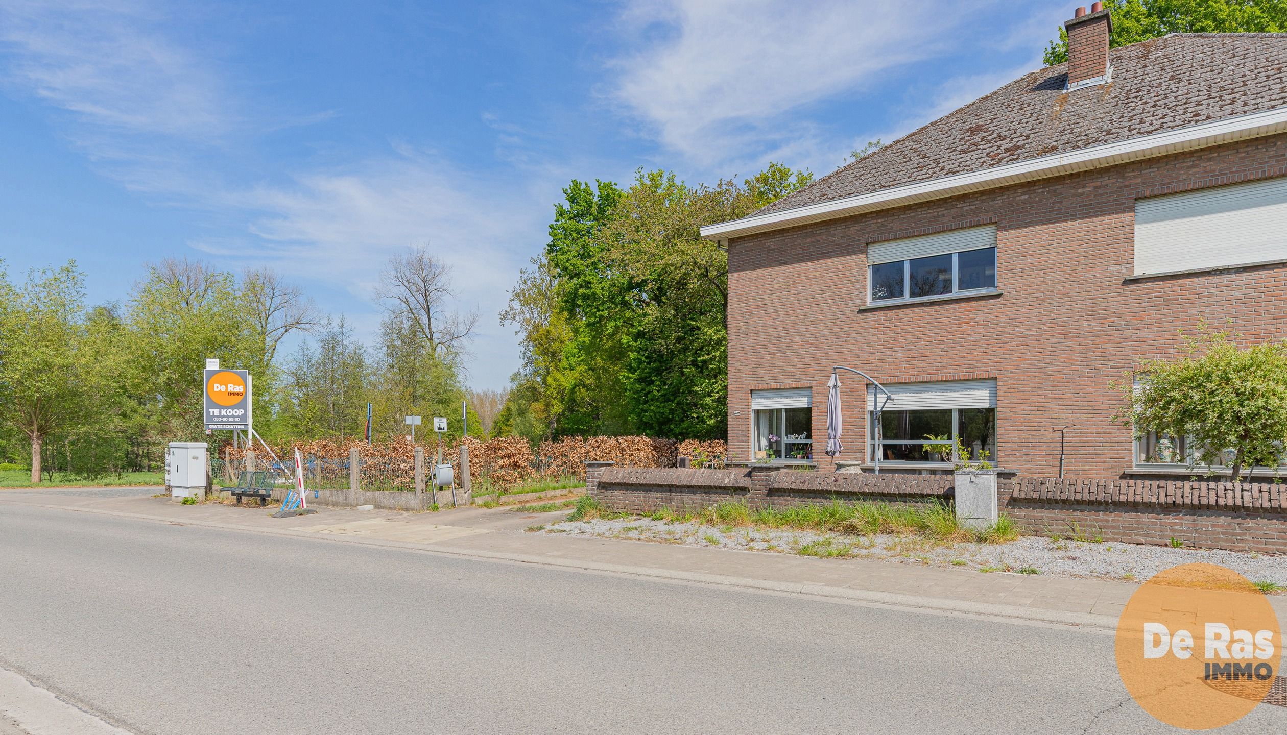 EREMBODEGEM - Ruime gezinswoning aan bosrand. foto 24