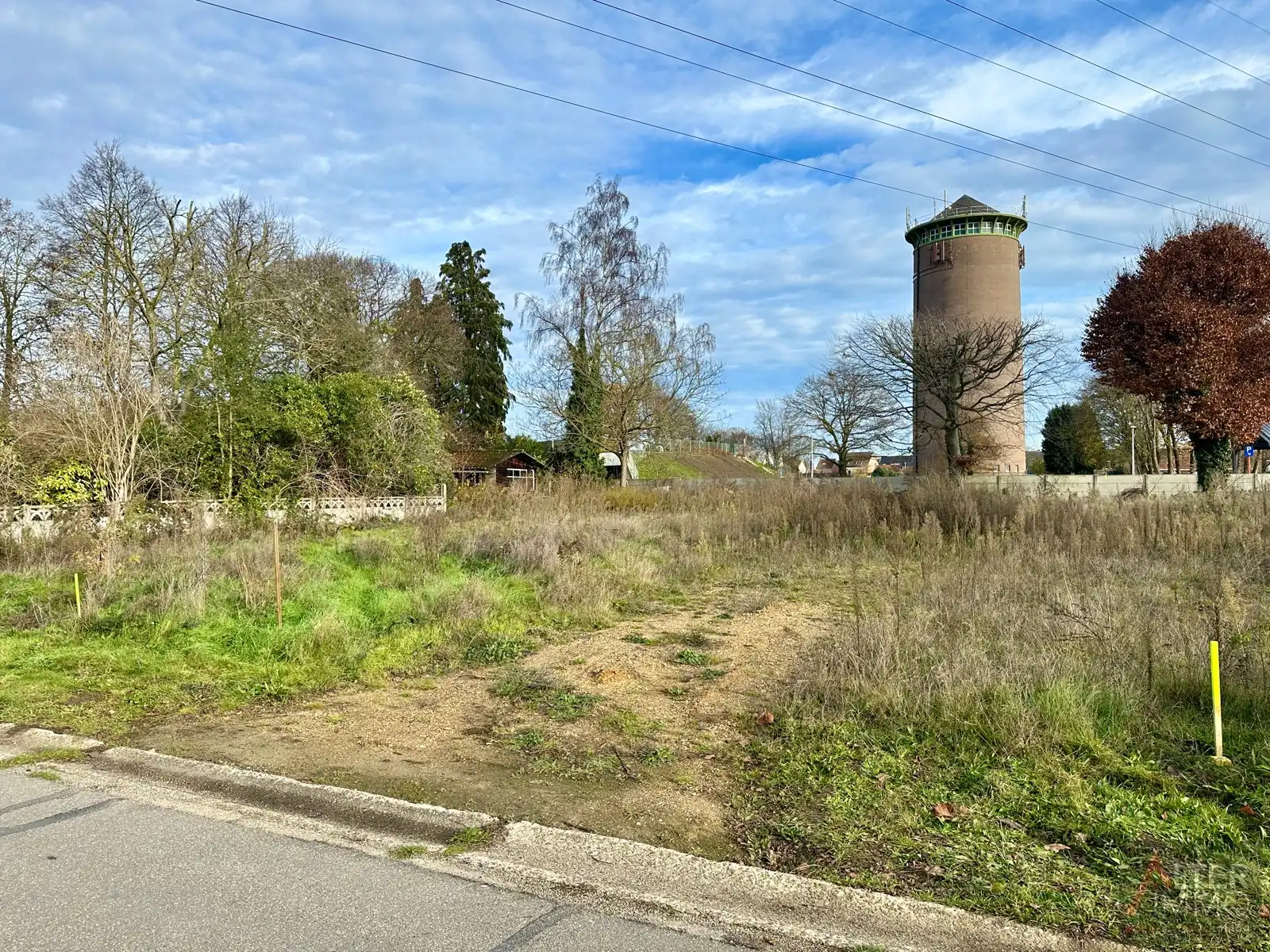 Lot 5 Bouwgrond voor halfopen bebouwing op 4a 33ca foto {{pictureIndex}}