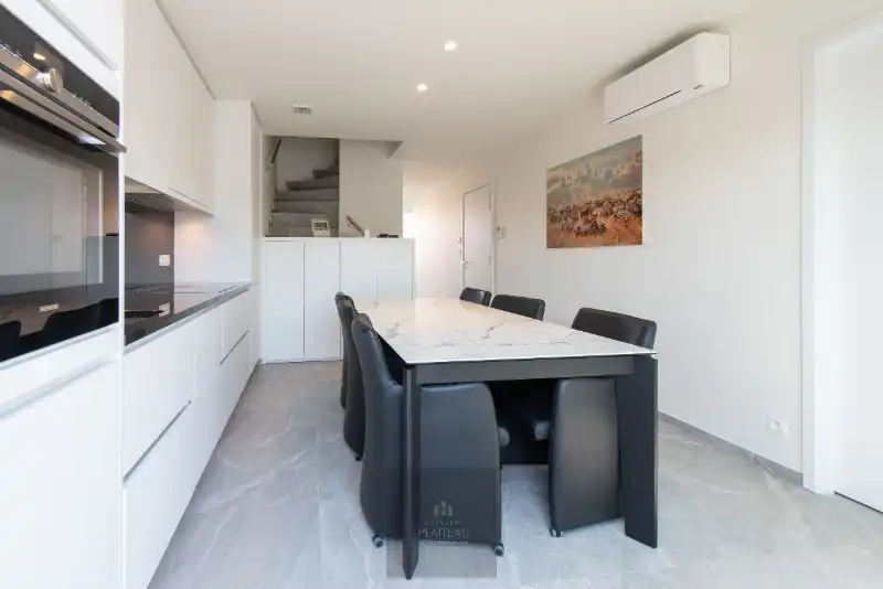 Instapklaar recent luxueus duplex-appartement met 2 terrassen in residentie Lectus IX. foto 17