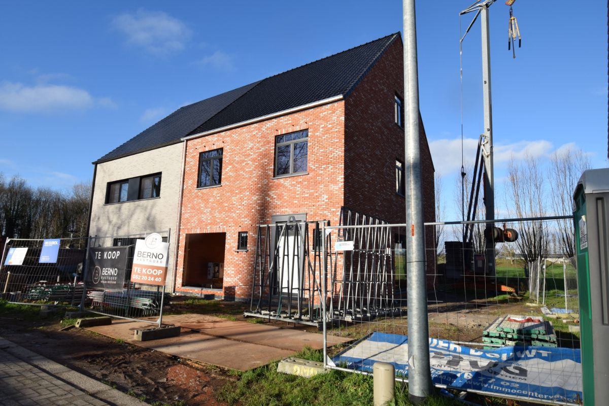 Casco nieuwbouwwoning met 4 slaapkamers en garage foto 3