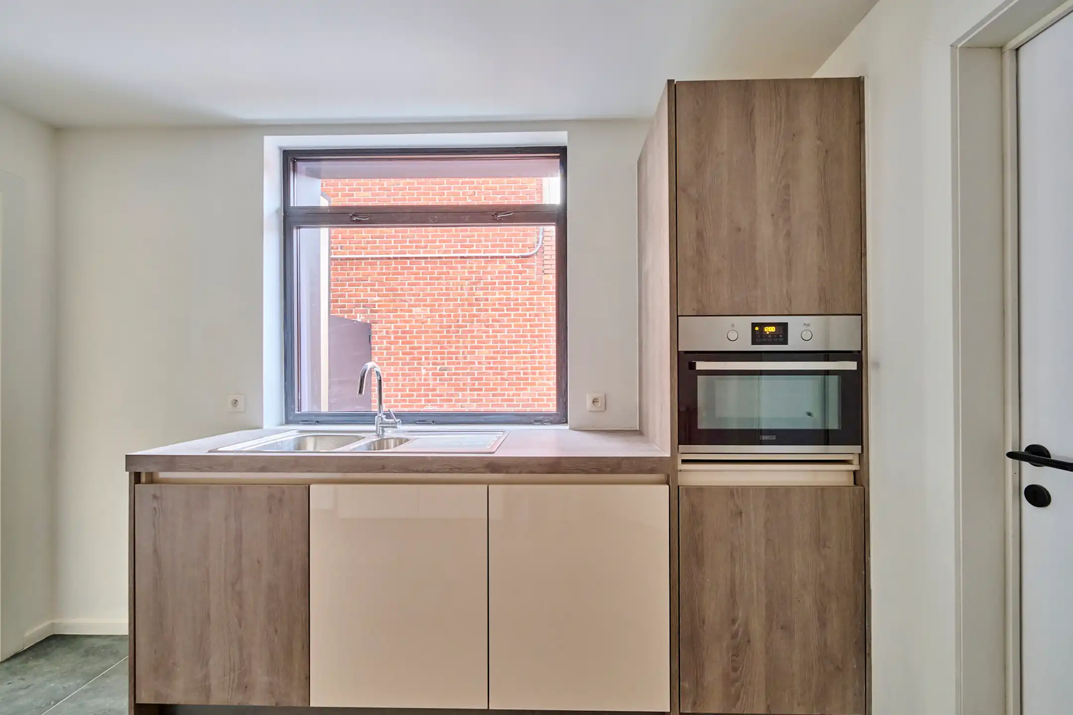 RUIME GERENOVEERDE WONING  foto 11