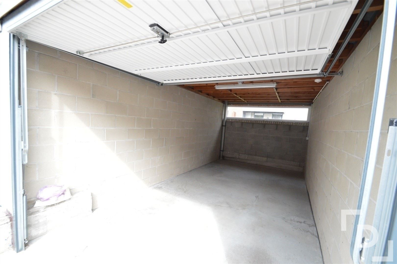 Lichtrijk appartement aan de stadsrand van Ieper. foto 22