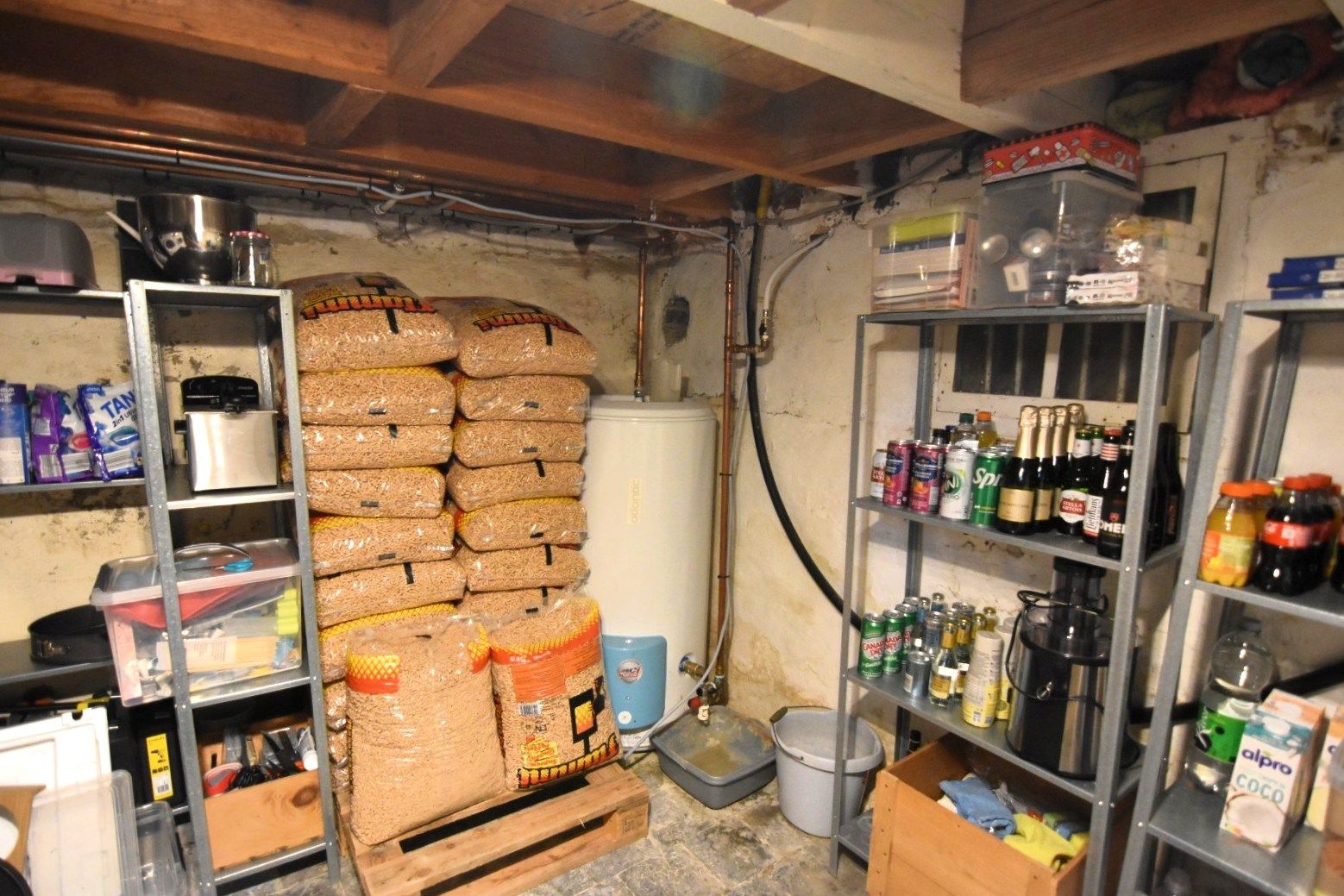 Gezellige rijwoning met diepe tuin in Moorslede foto 9