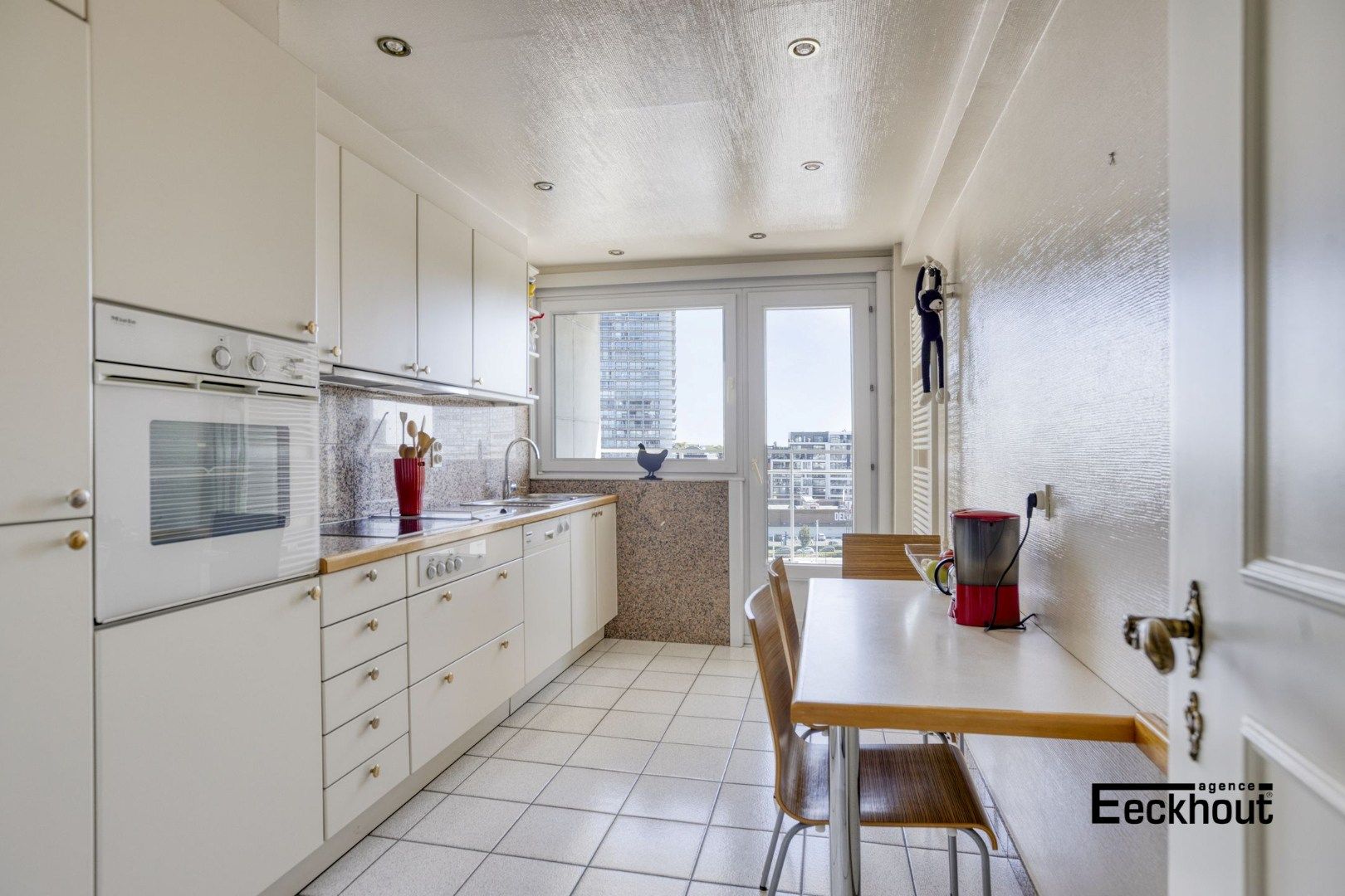 Uiterst ruim (154 m²) hoekappartement met frontaal zicht op de jachthaven te Oostende! foto 7