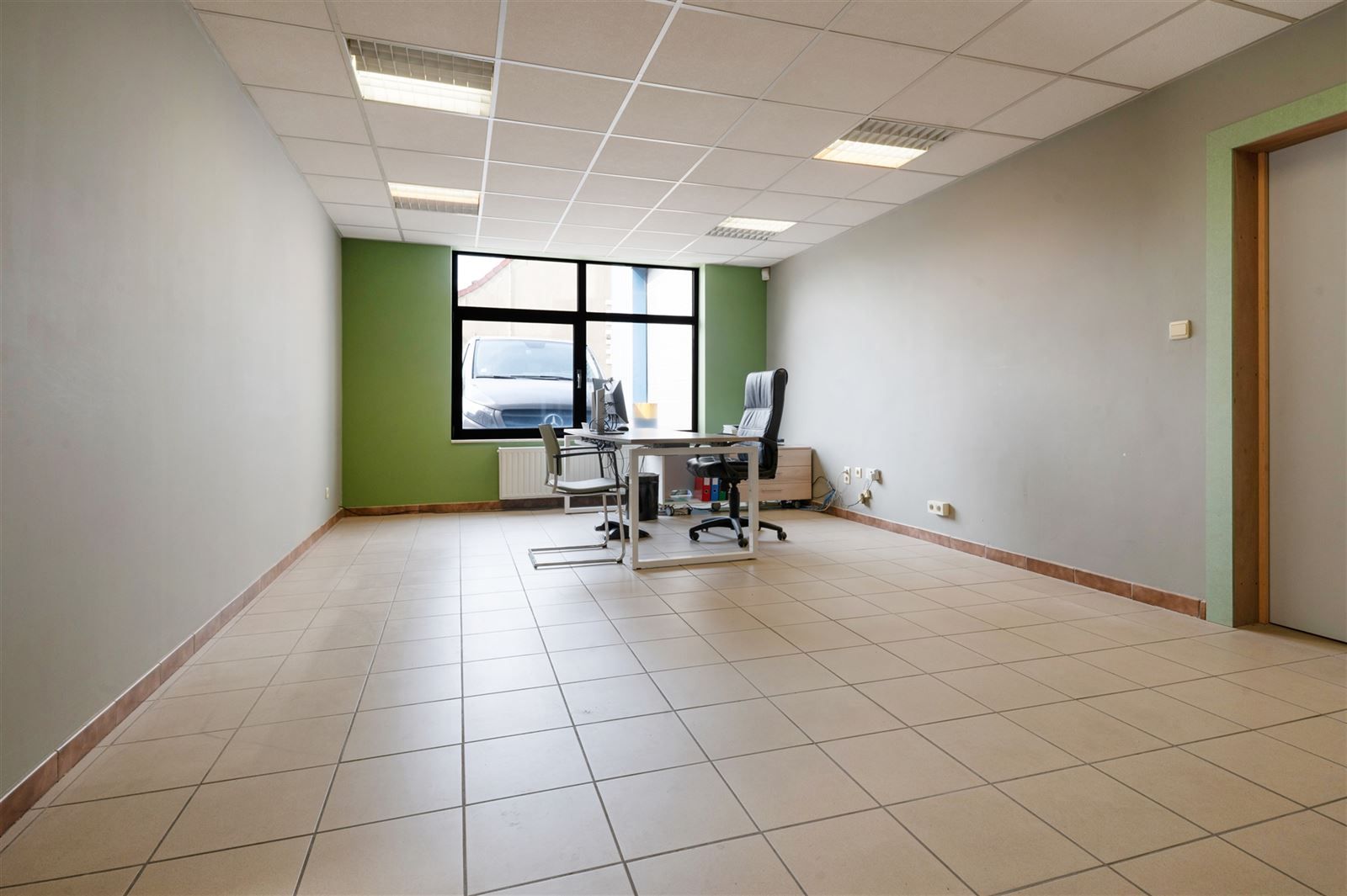 Kantoorruimte (60 m²) met parking en laadpaal foto 5