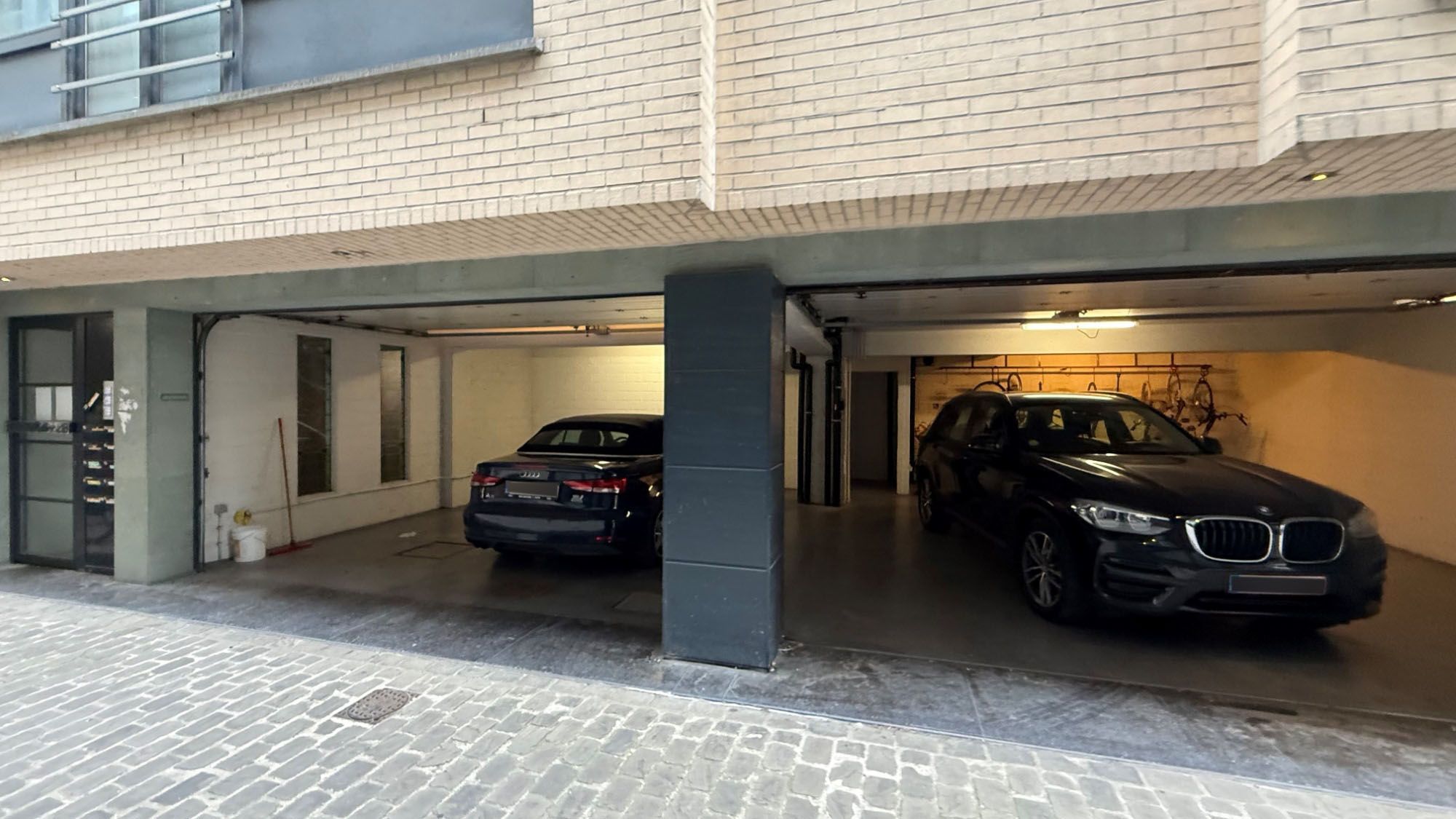 MAGAZIJN/RUIME GARAGE (+/- 70 m²) TE HUUR VLAKBIJ KOUTER GENT CENTRUM foto 5