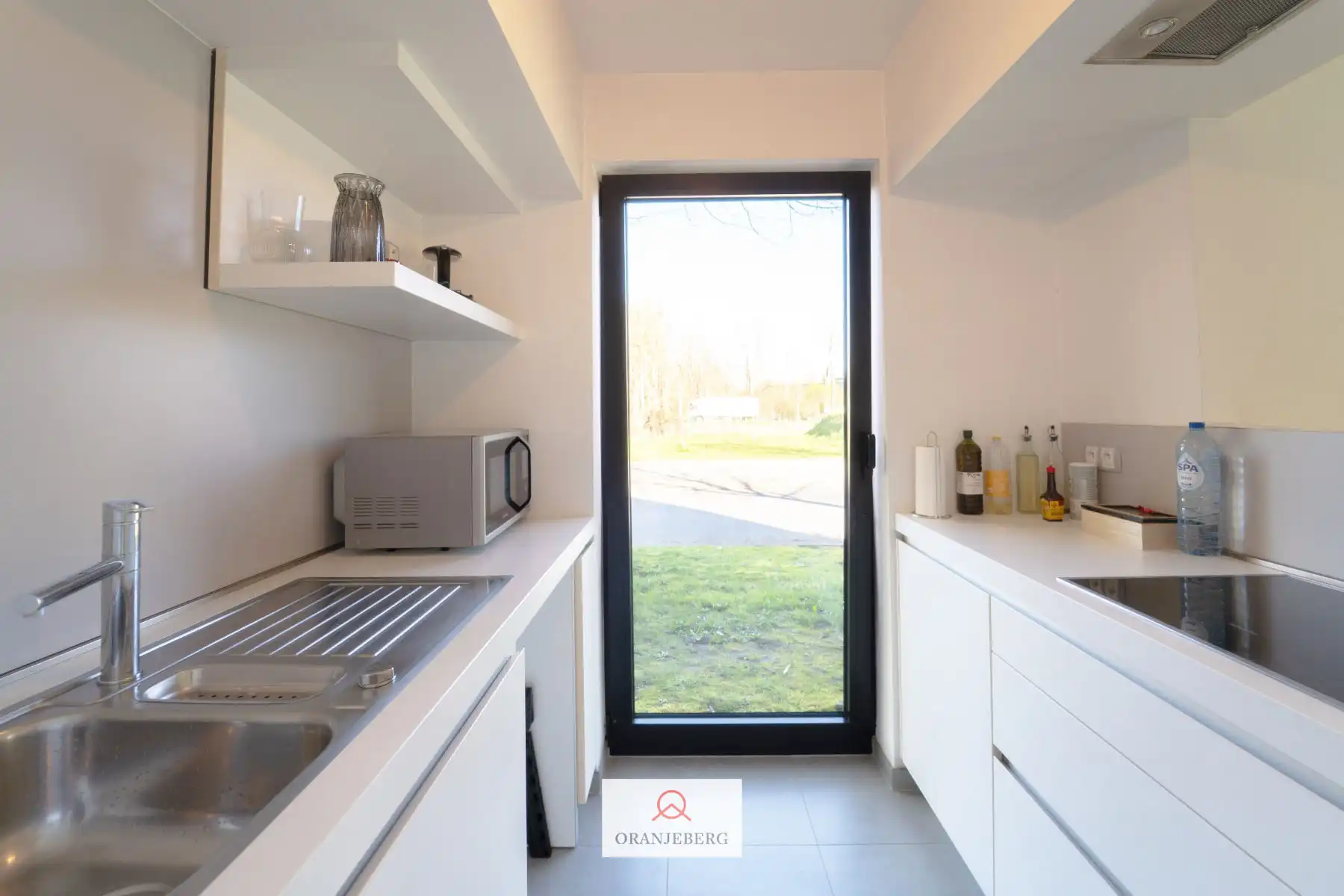 Modern gelijkvloers appartement in het groen foto 11