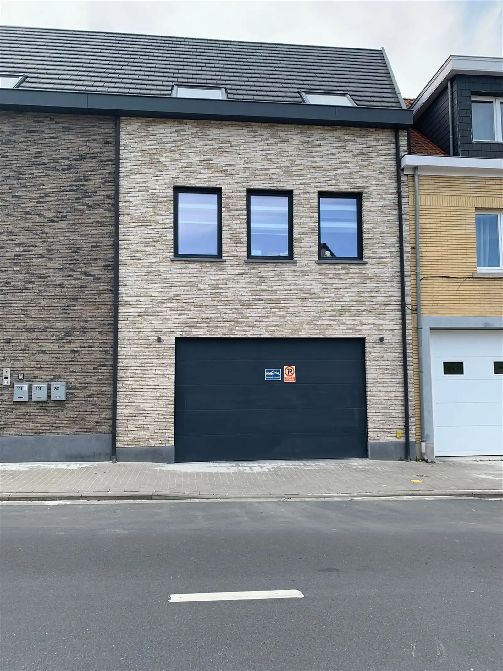 Garage te huur Steenweg op Ukkel 143 - 1650 BEERSEL