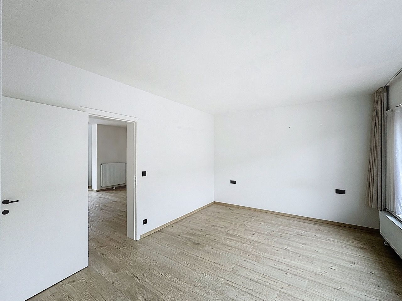 Lichtrijk één slaapkamer appartement met uitzonderlijk ruim west gericht terras. foto 19