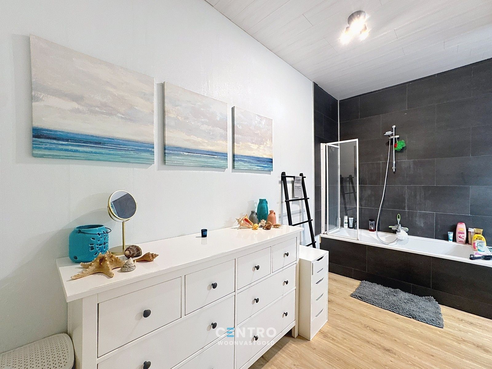 Gezellige woning met 4 RUIME slpks en tuin te Uitkerke! foto 8