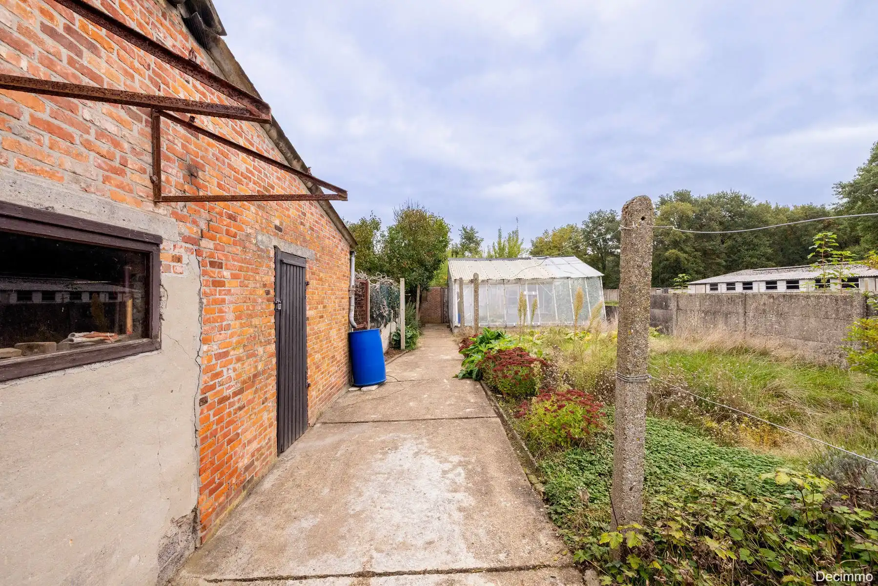 Op te frissen gezinswoning gelegen op rustige locatie foto 31