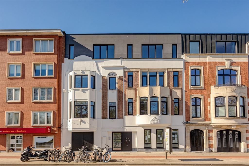 Stijlvol gerenoveerd gelijkvloers appartement foto 17