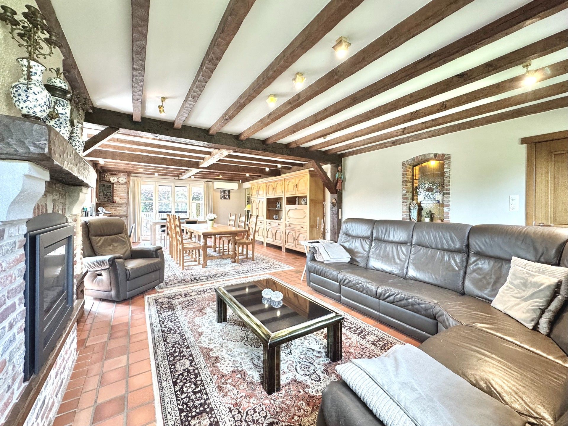 VILLA IN LANDELIJKE STIJL OP 700 M² foto 16