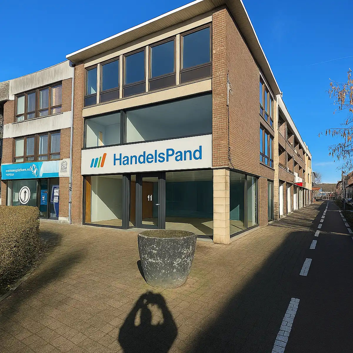 Handelspand te koop op absolute toplocatie – Burg Torhout foto 3