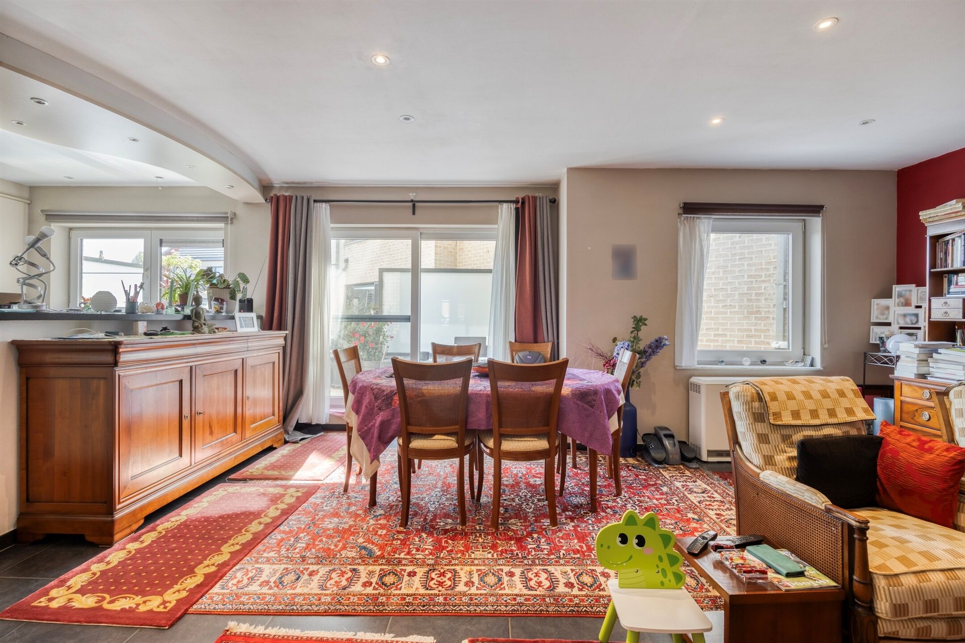 Ruim appartement met 2 kamers en terras foto 5
