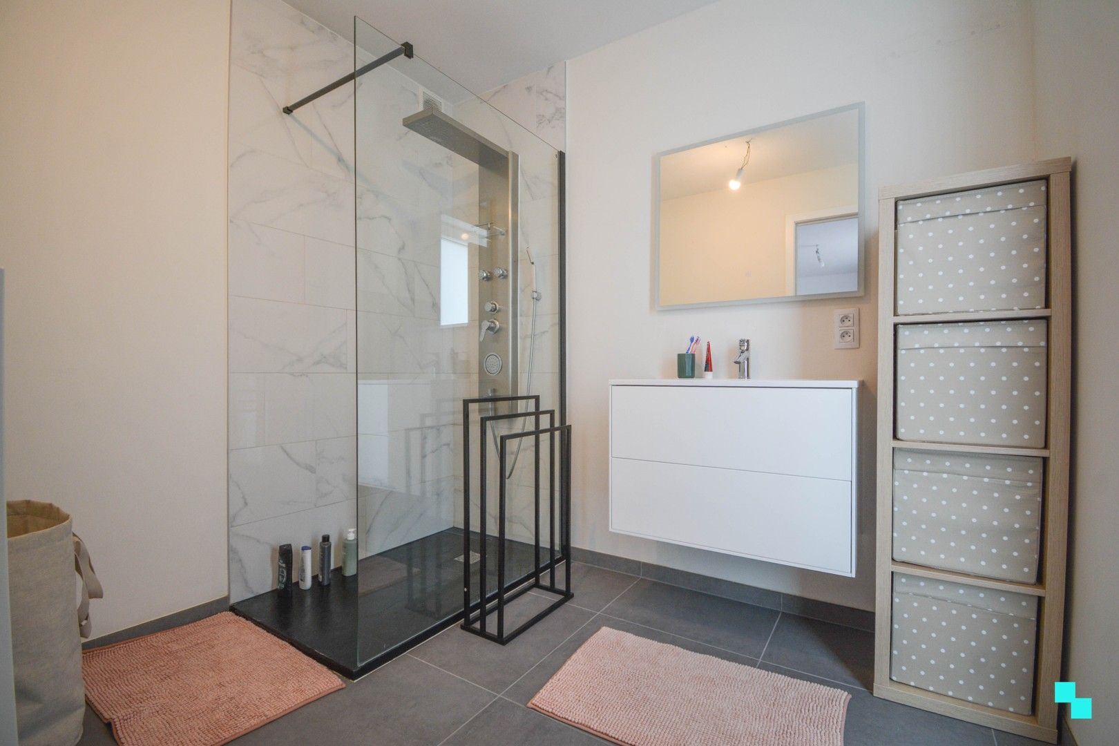 Aantrekkelijk appartement pal in het centrum van Hooglede foto 19