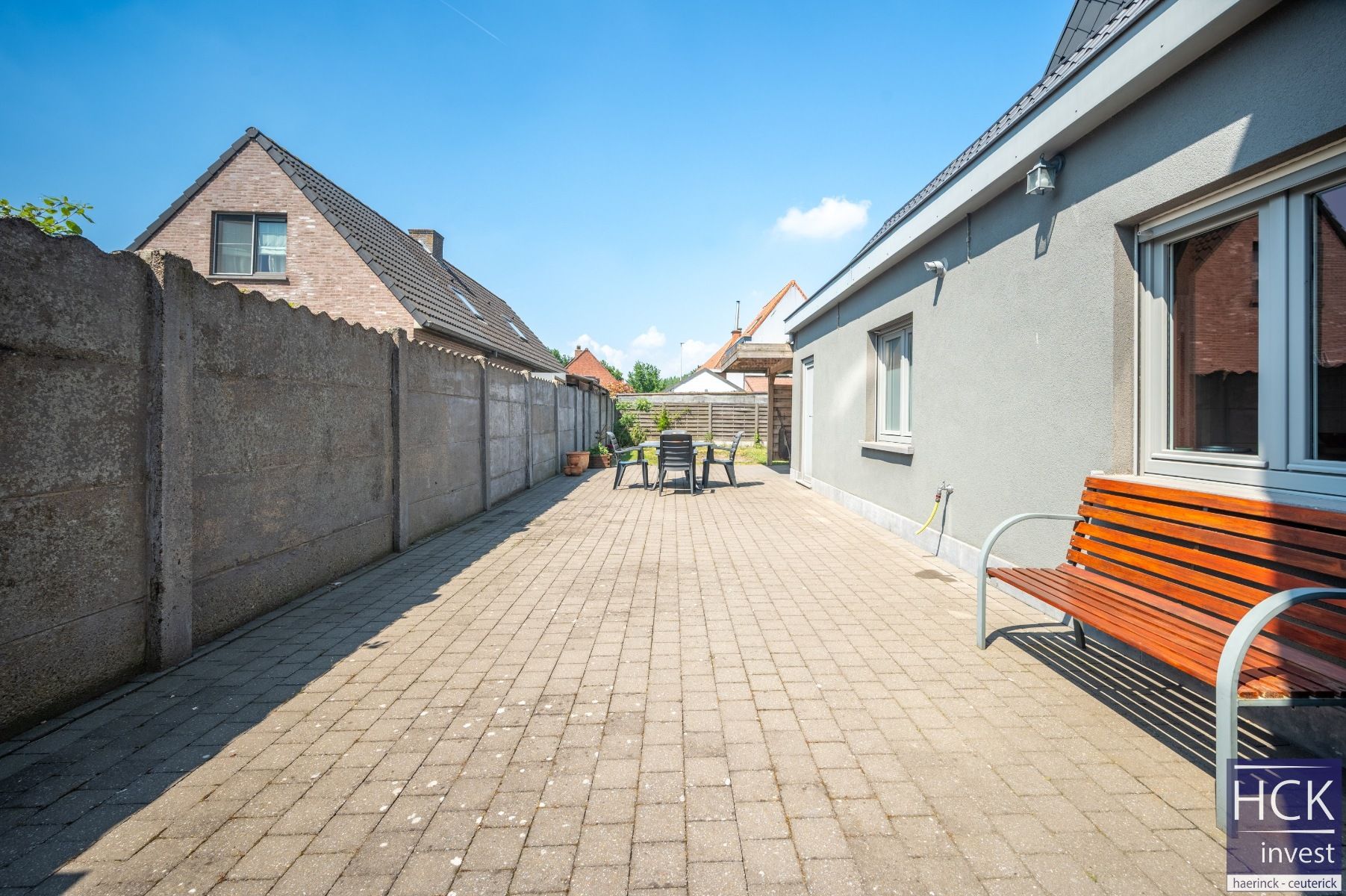 DEINZE - Instapklare woning met 2 SLPK. en tuin op topligging! foto 17