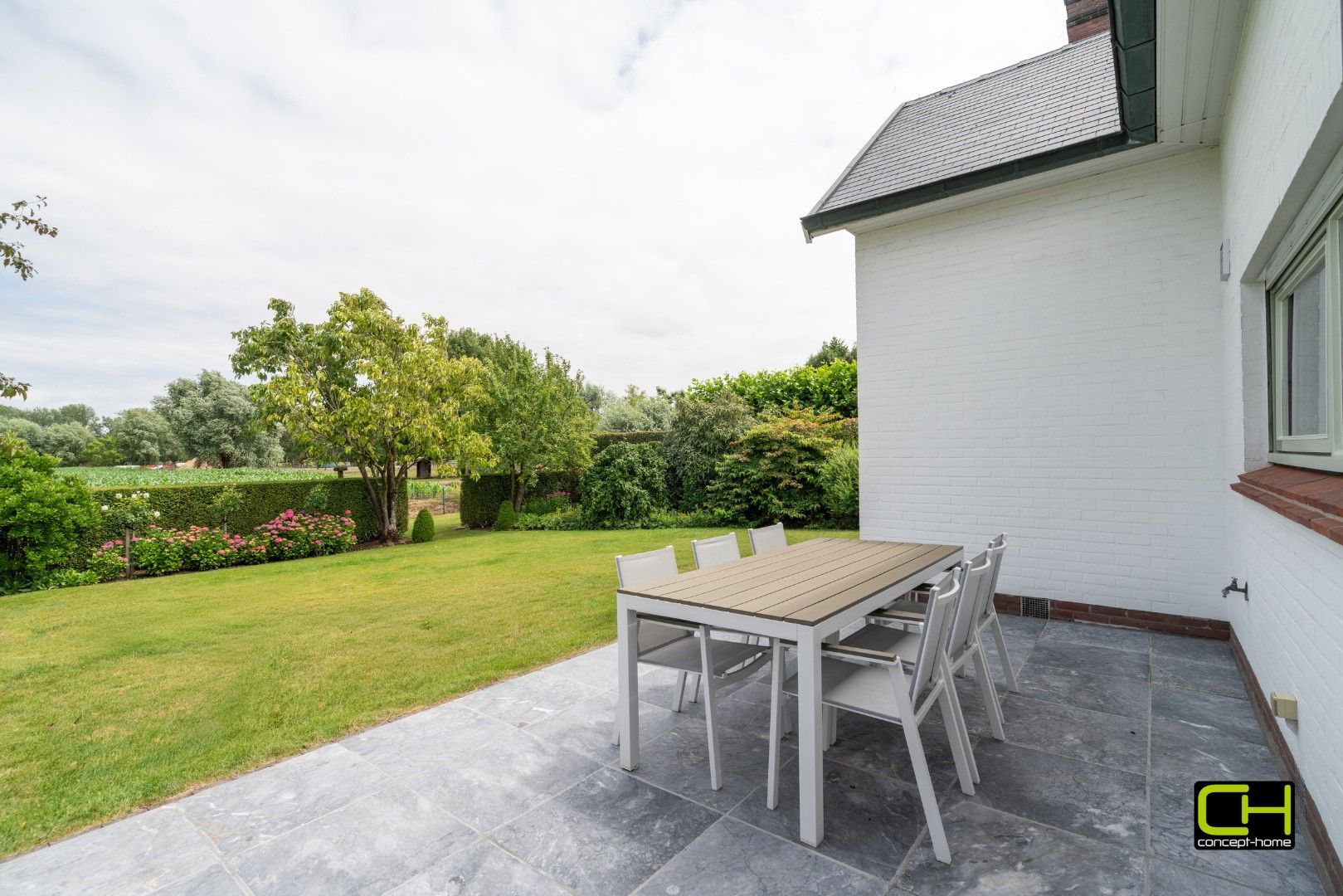 Ruime gezinswoning met 4 slaapkamers, tuin en prachtig uitzicht te koop in Lievegem foto 21