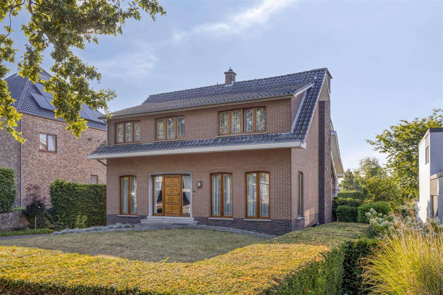 Karaktervolle, vrijstaande woning met 4 slaapkamers, veranda, dubbele garage, volledig onderkelderd op een perceel van 17a48ca, centraal gelegen bij het centrum. foto 39