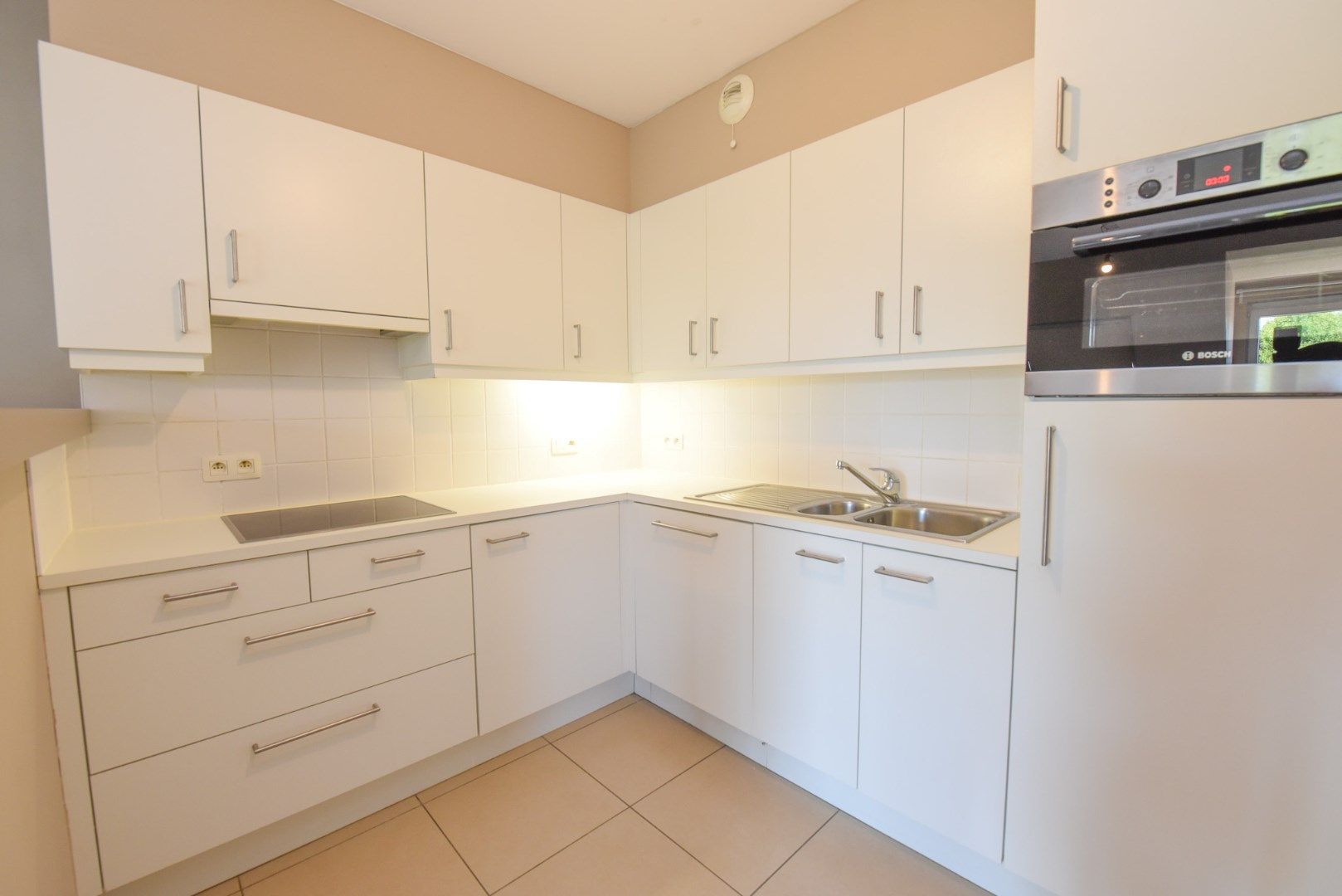 Lichtrijk duplex-appartement op een schitterende ligging in Centrum Waregem met garage! foto 4