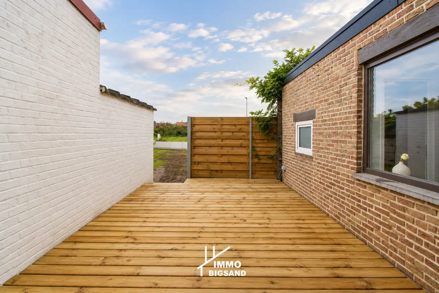 Volledig gerenoveerde woning met tuin en 3 slaapkamers met uitweg foto 20