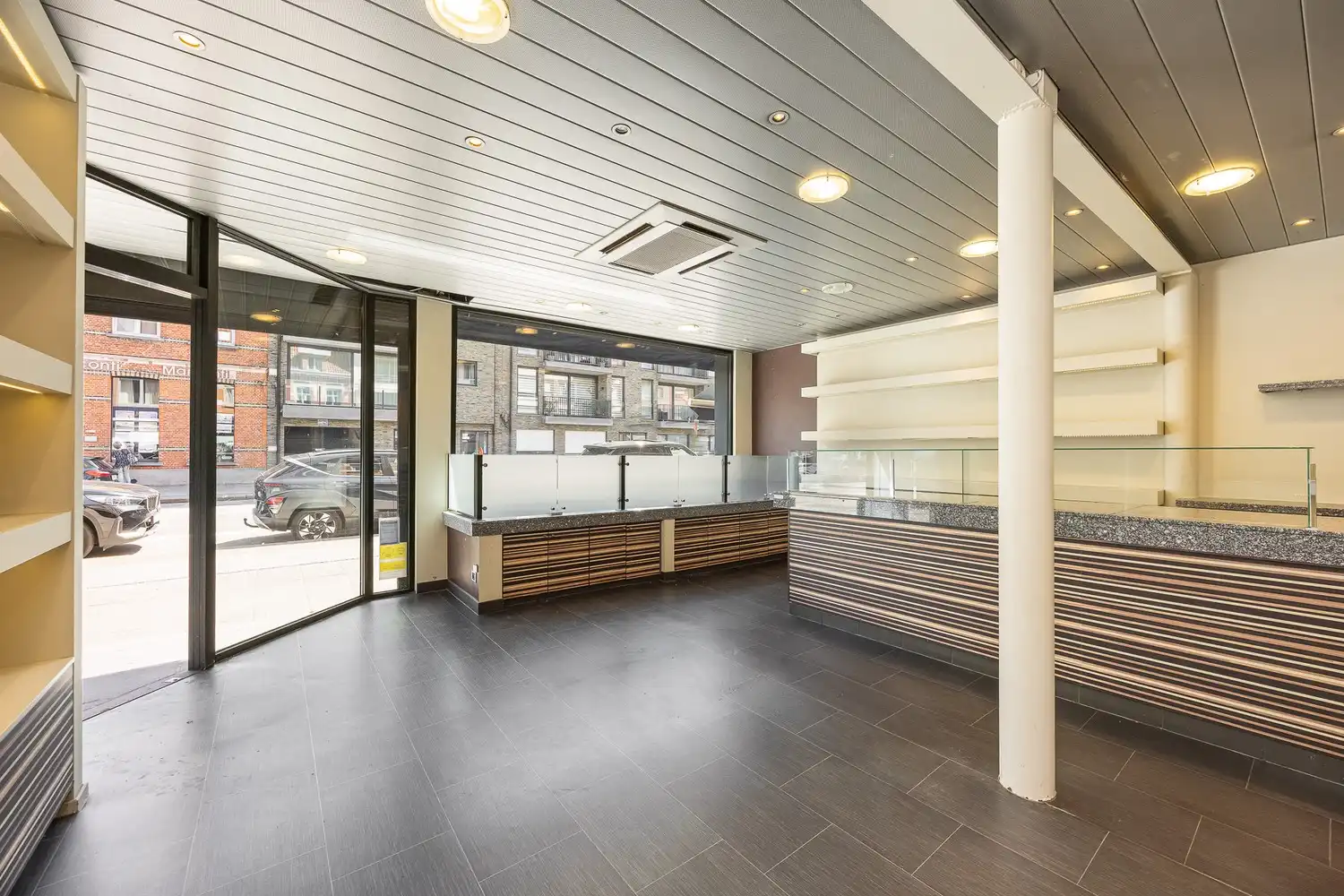 Ruim en veelzijdig handelsgelijkvloers op toplocatie foto 2