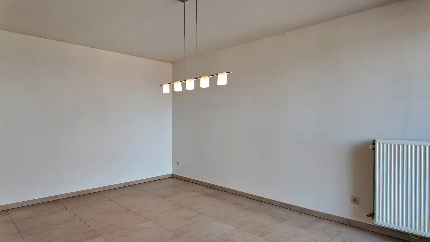 Lichtrijk appartement met panoramisch uitzicht op de Markt van Eeklo! foto 9