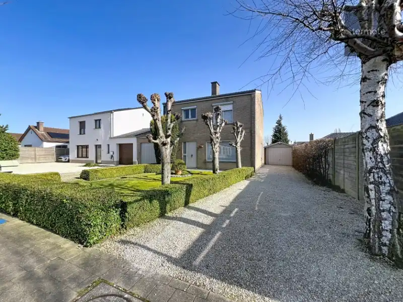 Halfopen woning foto 2