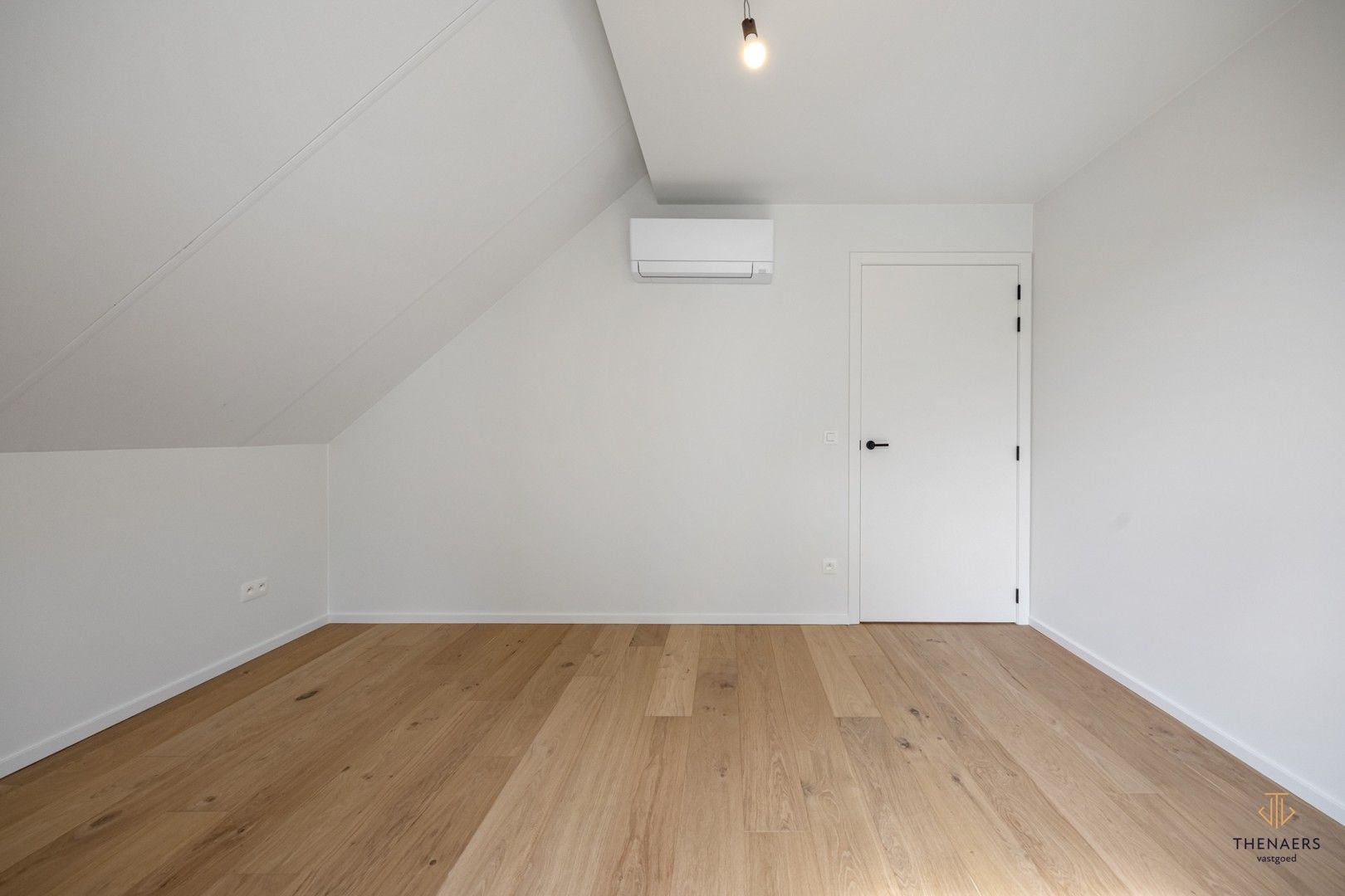 INSTAPKLARE LUXE EN ENERGIEZUINIGE NIEUWBOUWWONING MET 4 SLAAPKAMERS EN 2 BADKAMERS. foto 18