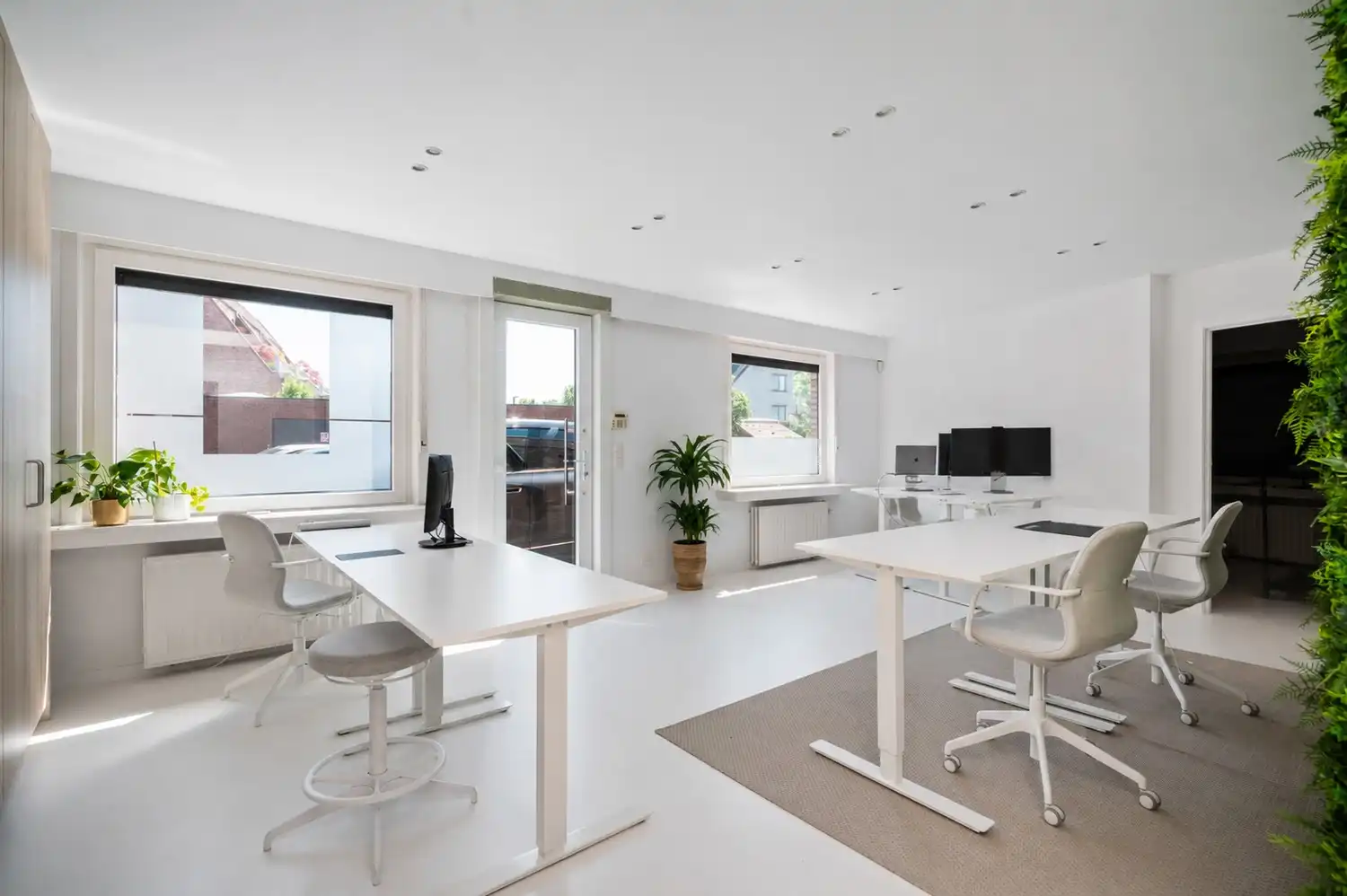 Instapklare, gerenoveerde woning met 3 slaapkamers, royaal terras en aparte kantoorruimte te Lint foto 17