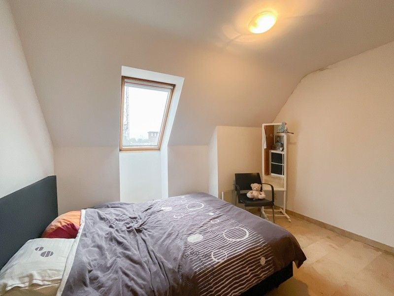 Ruim appartement met twee slaapkamers en hobbykamer nabij centrum Beveren foto 6