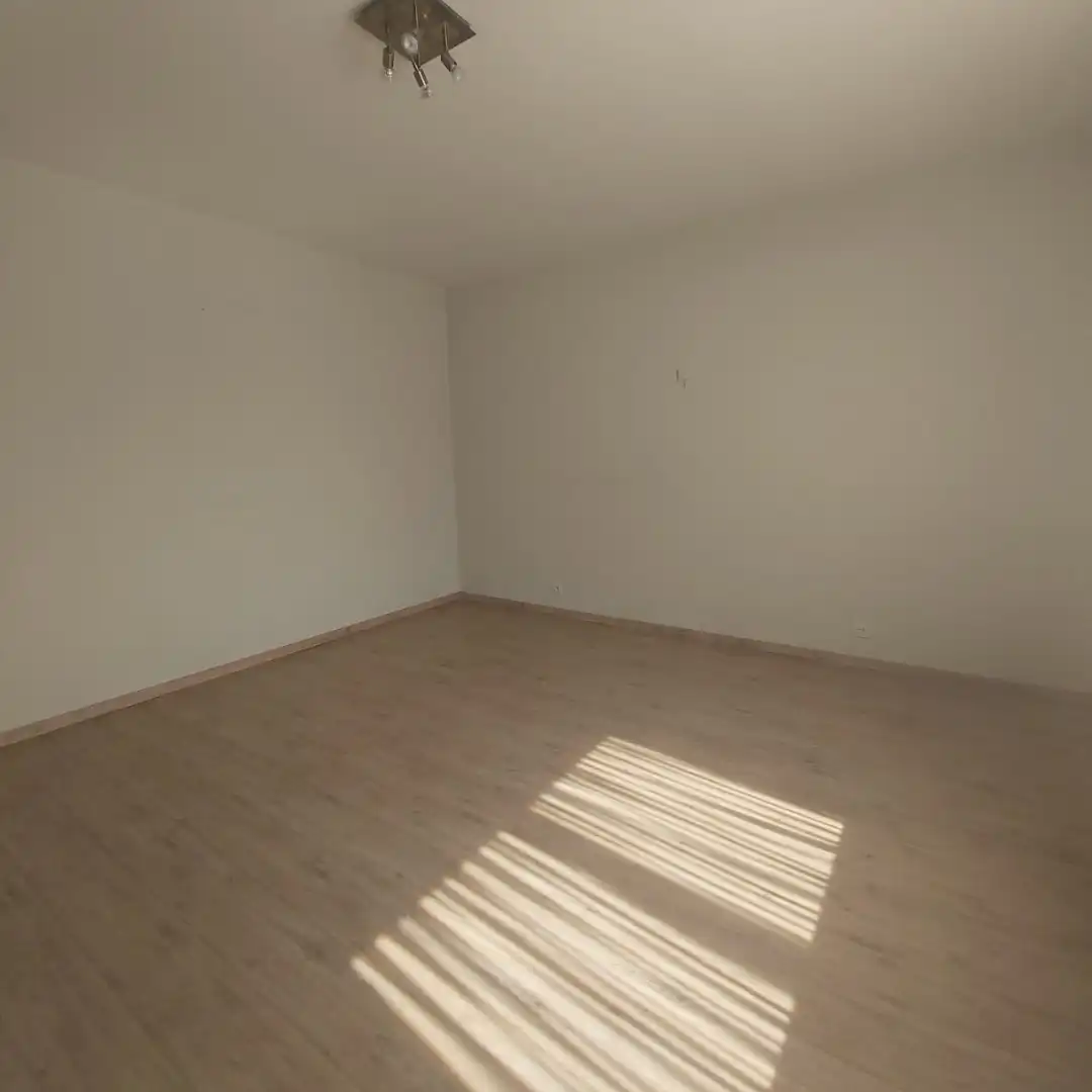 Appartement met 2 slaapkamers in het centrum van Izegem. Garage inbegrepen foto 9