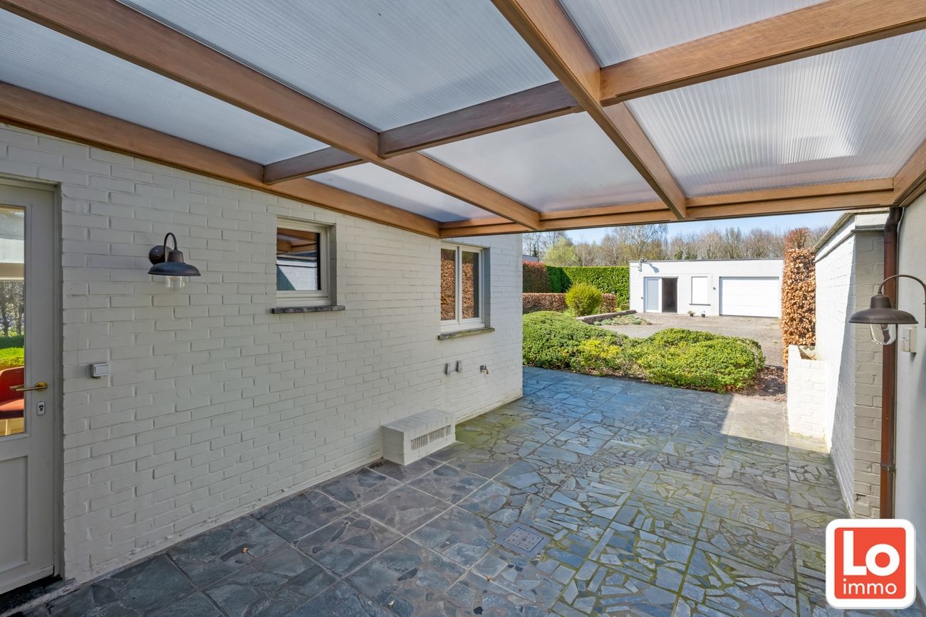 Prachtige eigendom op 1774m² met ruime garage/magazijn en 5 slaapkamers foto 23