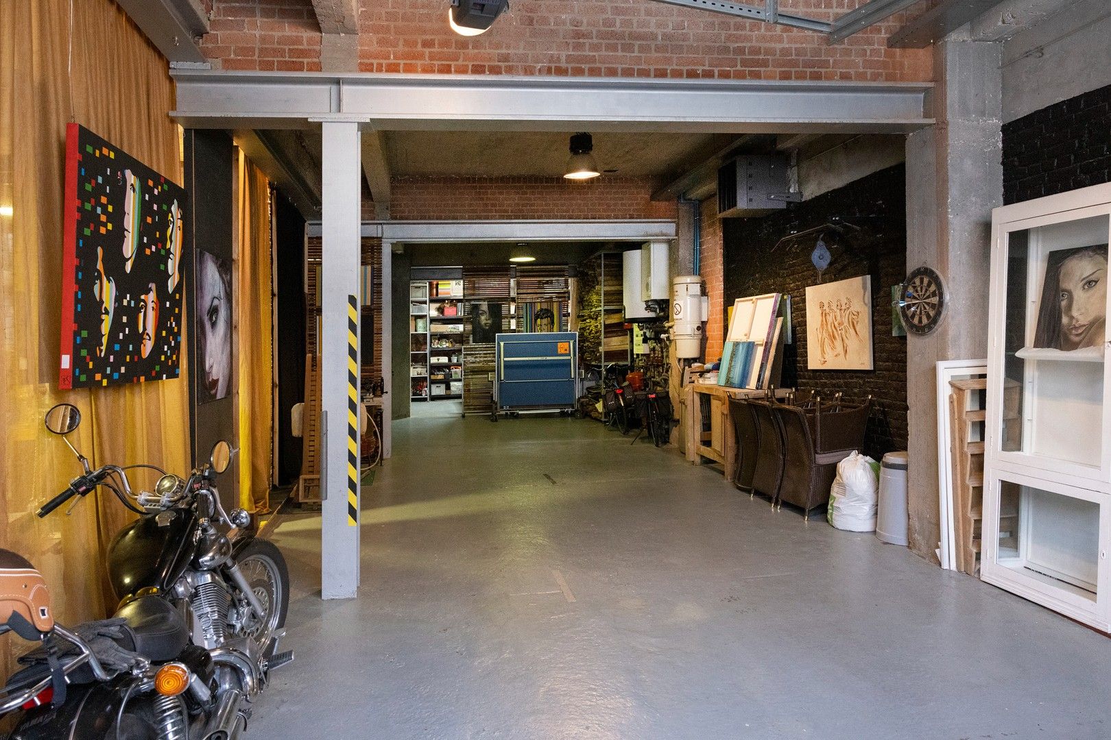 Dit triplex-appartement met terras biedt heel veel ruimte! foto 14