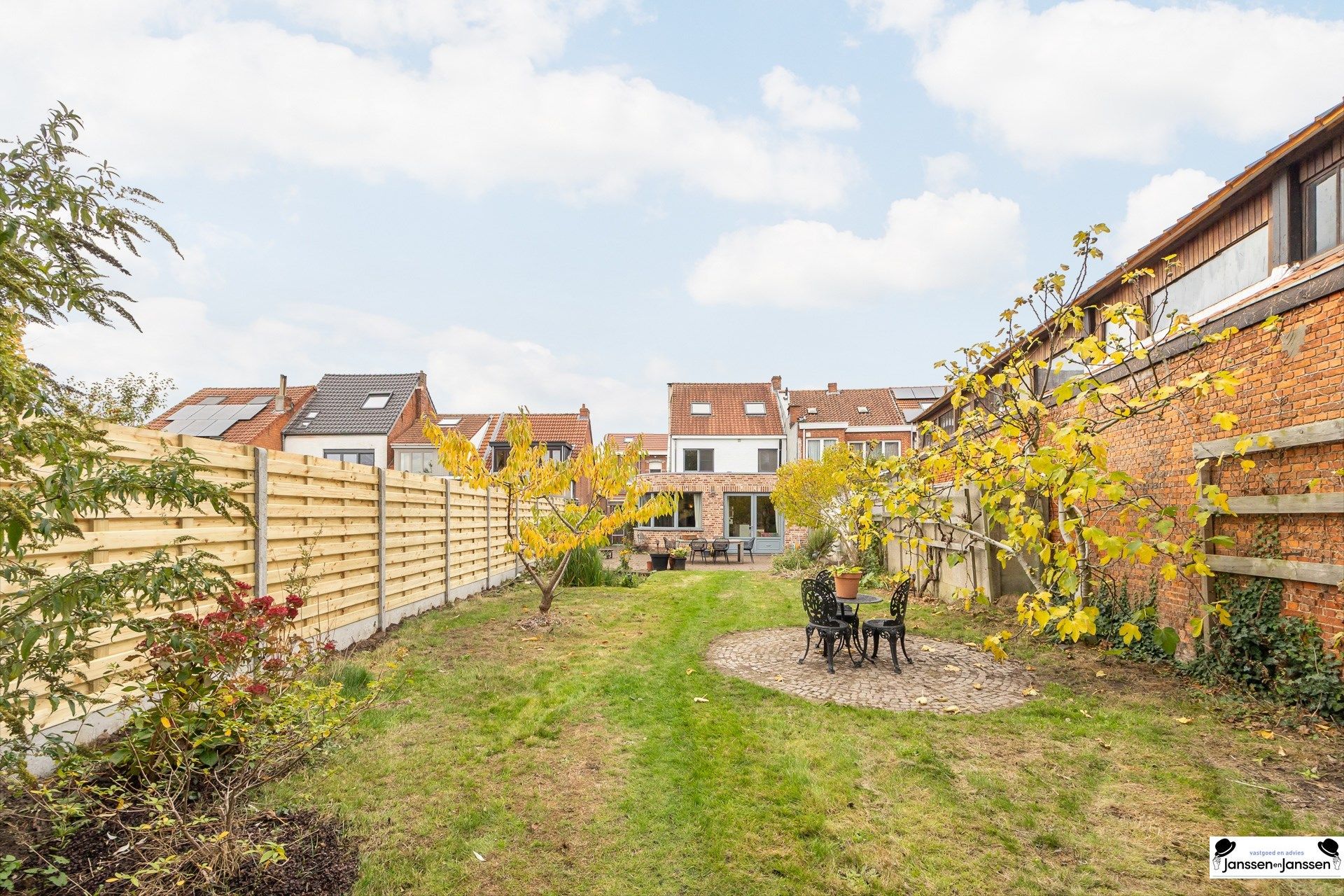 Prachtig gerenoveerde woning met 3 slaapkamers en groene tuin in Ekeren! foto 29