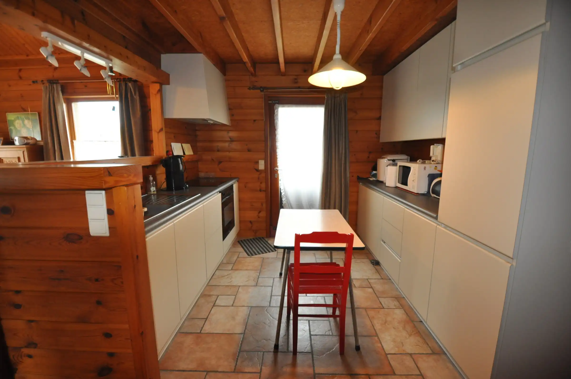 Alleenstaande woning te Oudenburg ! foto 6