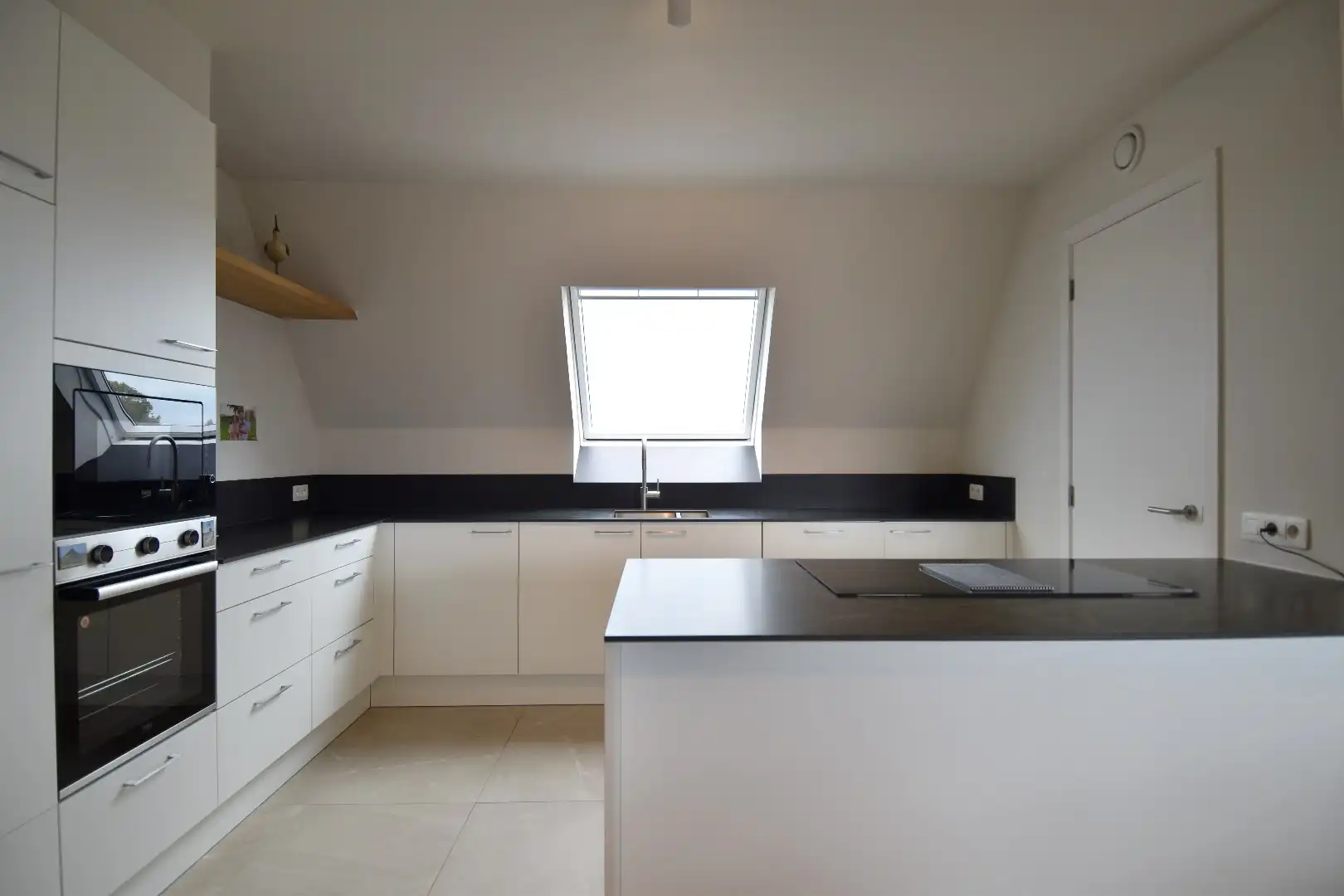 Penthouse (BJ 2021) met 2 slaapkamers, aparte dressing en zonnig terras te koop in Lendelede foto 7