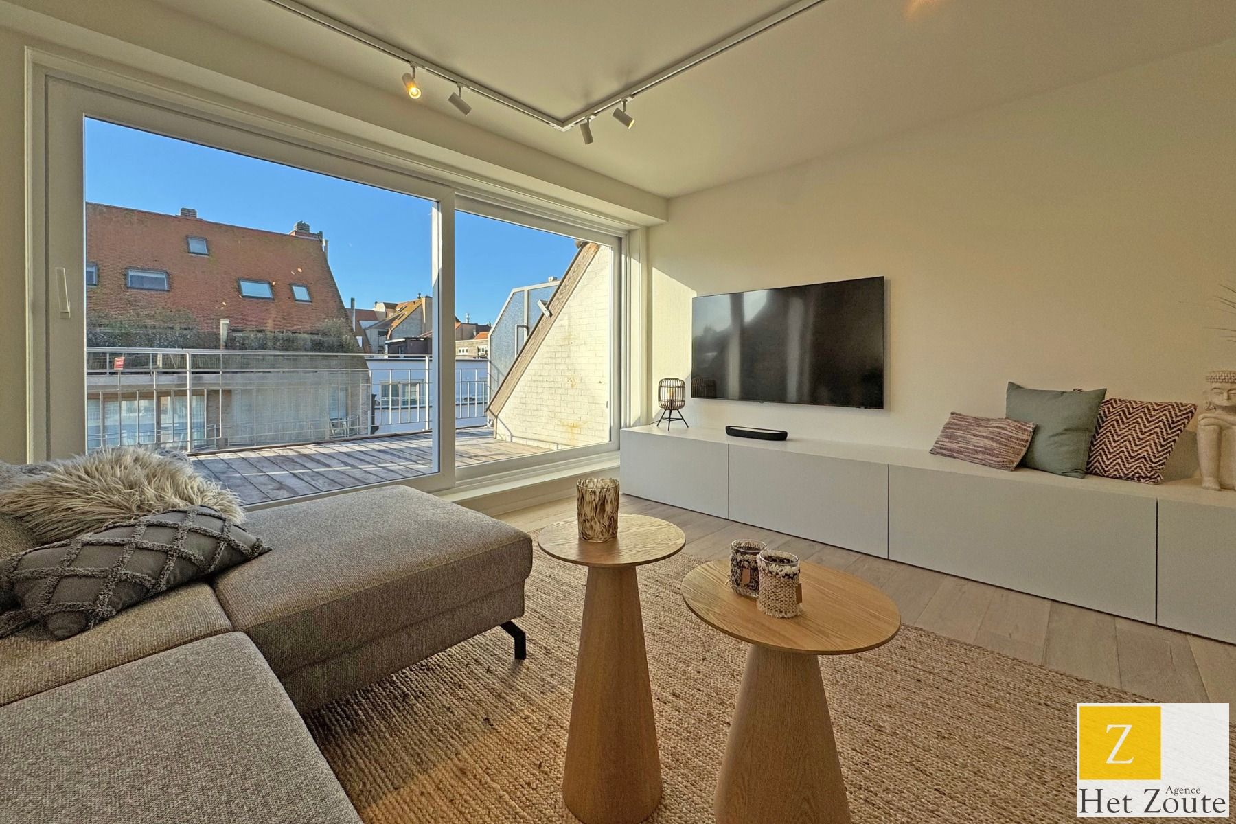 Gerenoveerd appartement met ruim terras te Knokke foto 3