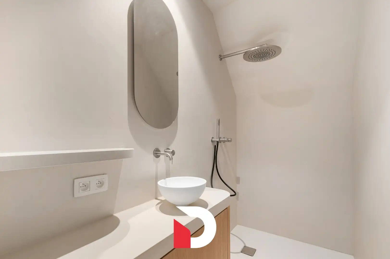 Vrijstaande villa in centrum Brugge in een oase van groen.  foto 15