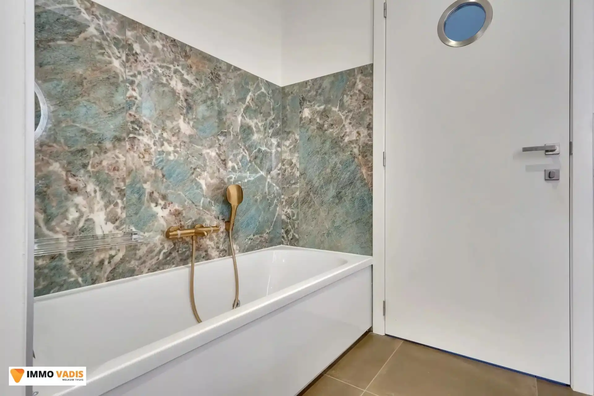 Exclusief herenhuis in Oud-Rekem foto 18